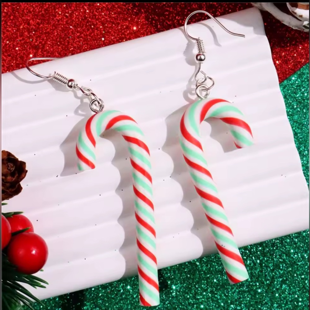 $1 Candy Cane Earrings New $1 WHEN BUNDLED WITH 3 OR MORE ITEMS